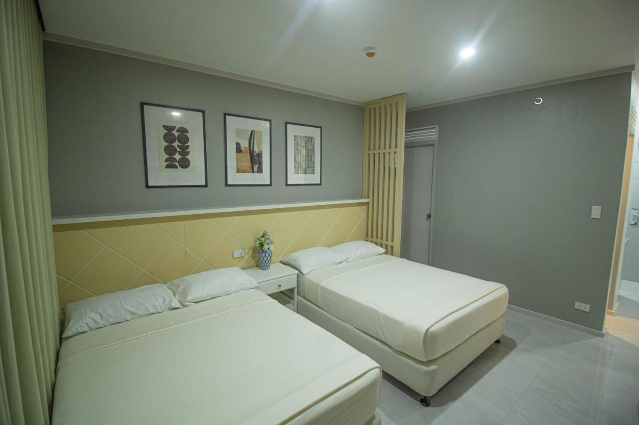 Twin Hearts Residences 1 Роксас Екстер'єр фото