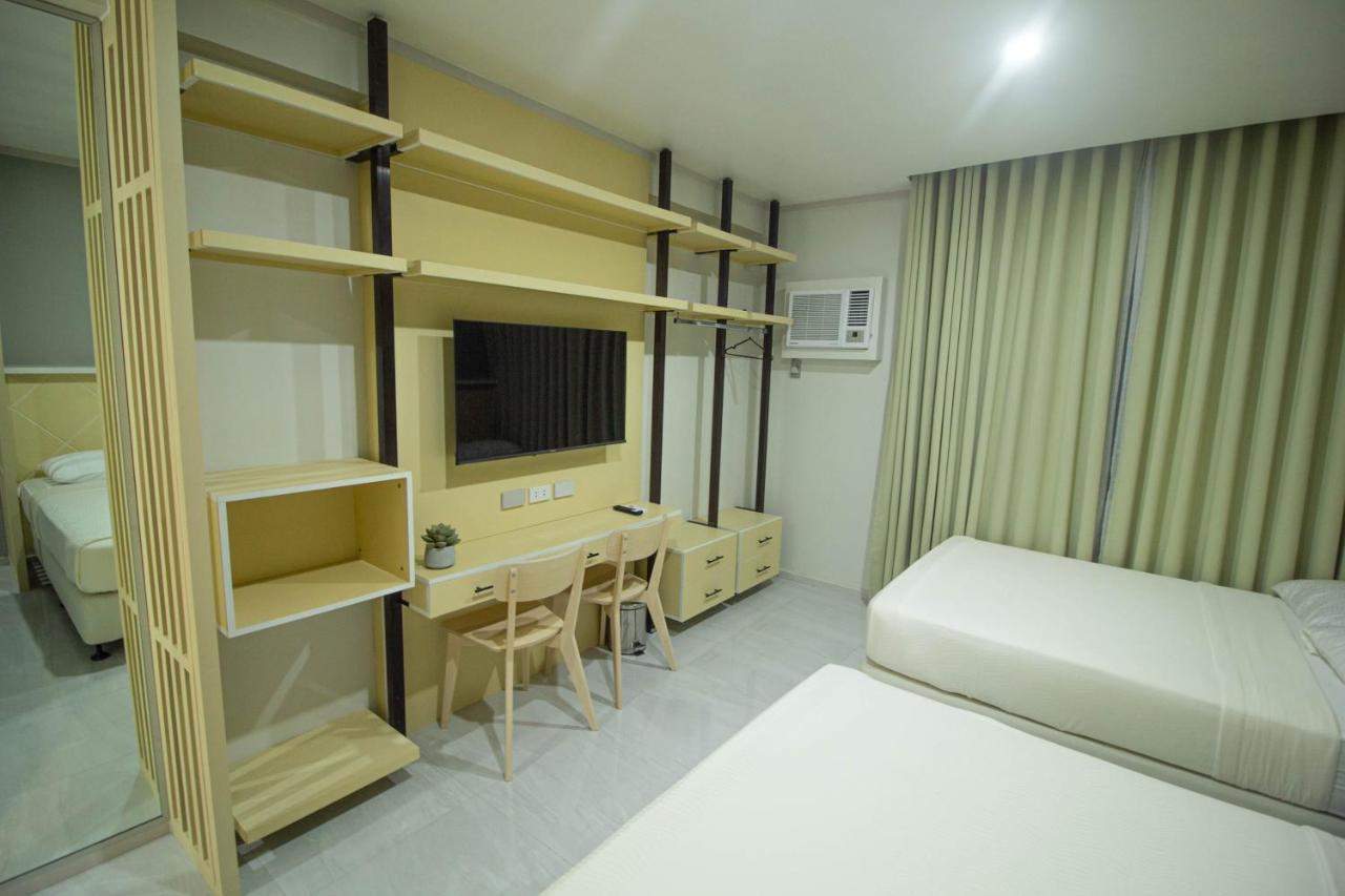 Twin Hearts Residences 1 Роксас Екстер'єр фото